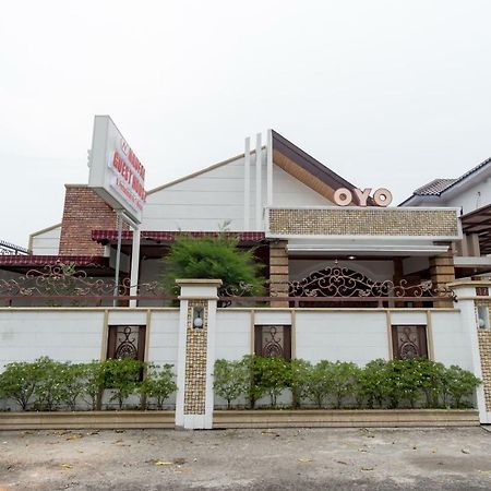 Oyo 619 Naufal Guest House Syariah Medan Buitenkant foto