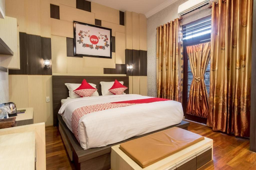 Oyo 619 Naufal Guest House Syariah Medan Buitenkant foto