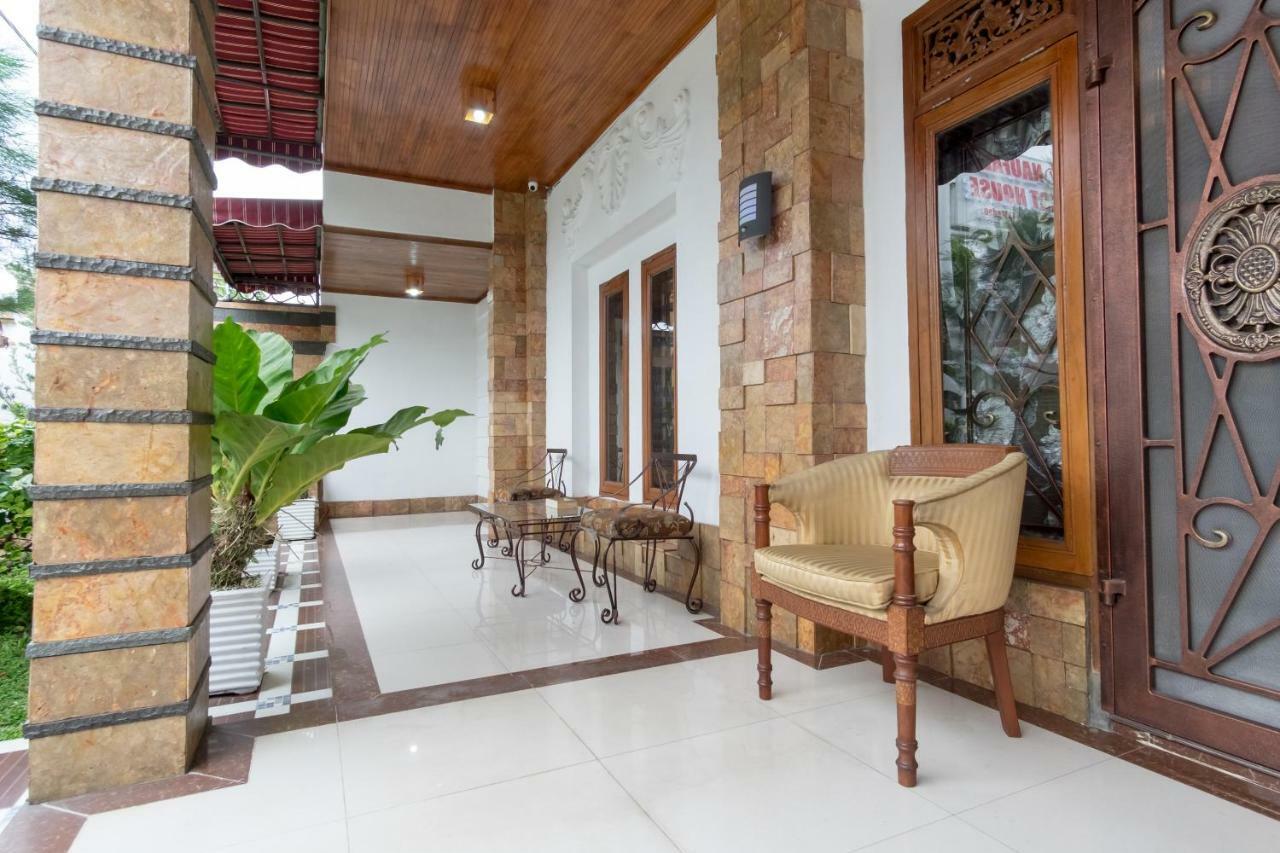 Oyo 619 Naufal Guest House Syariah Medan Buitenkant foto