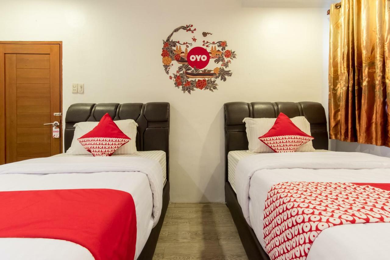 Oyo 619 Naufal Guest House Syariah Medan Buitenkant foto
