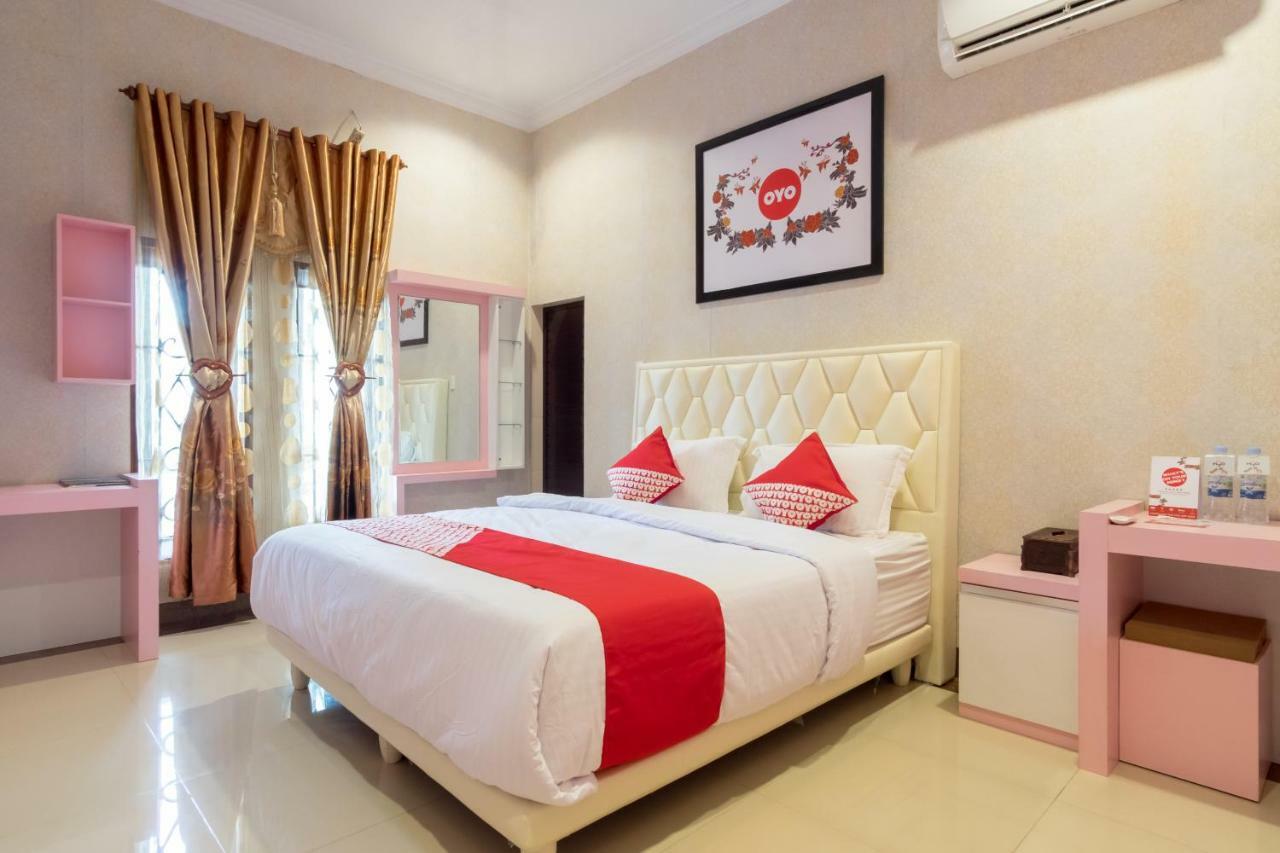 Oyo 619 Naufal Guest House Syariah Medan Buitenkant foto