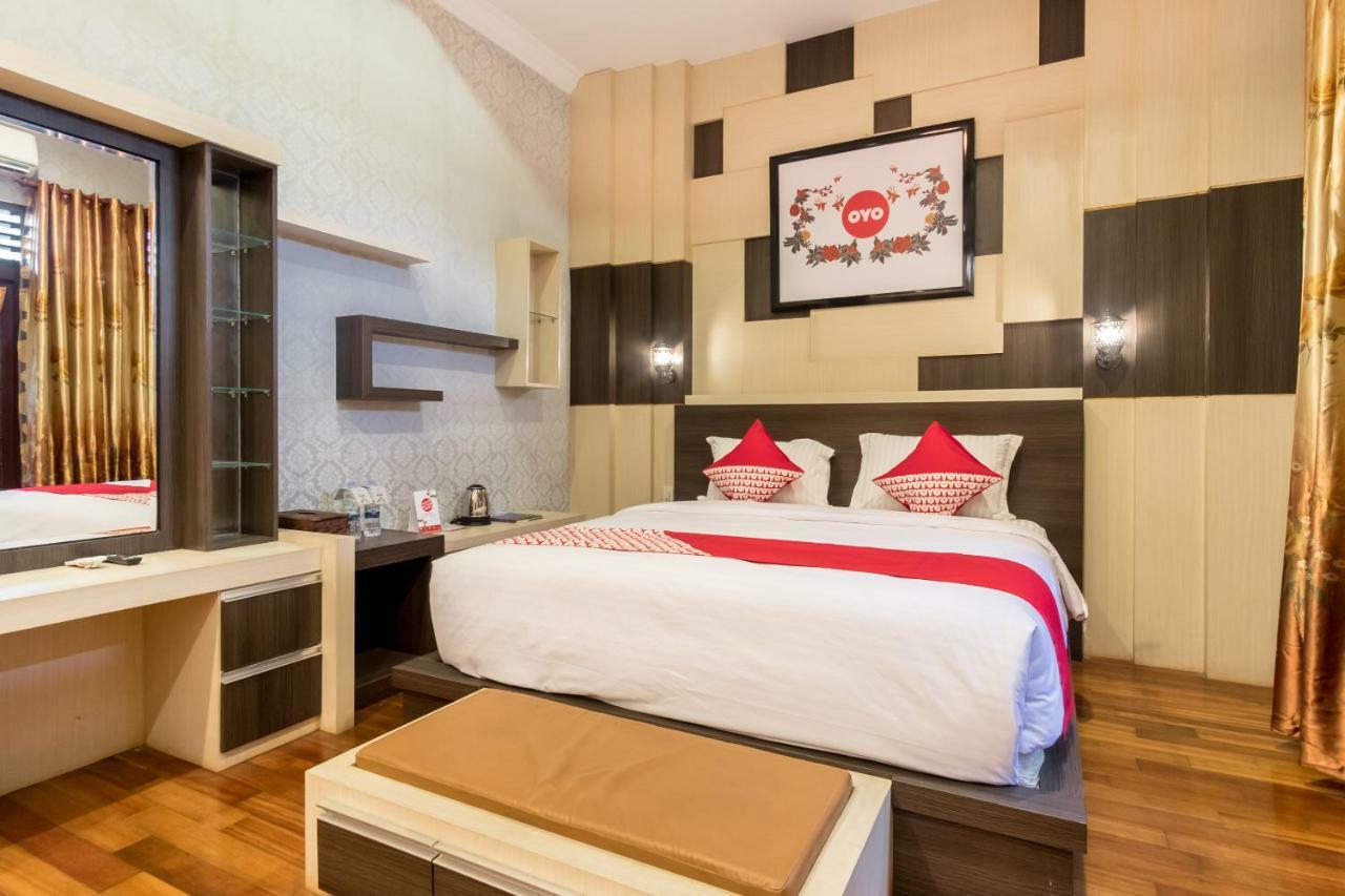Oyo 619 Naufal Guest House Syariah Medan Buitenkant foto