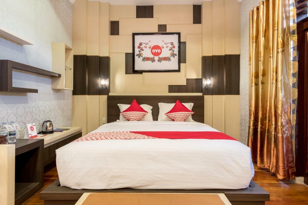 Oyo 619 Naufal Guest House Syariah Medan Buitenkant foto